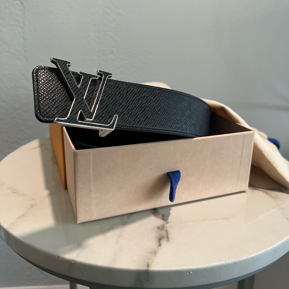 Reversibke LV belt